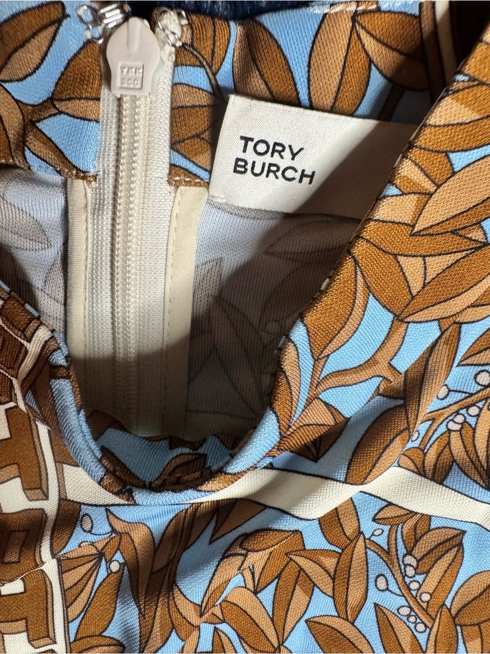 Tory Burch Geometric Garden Printed Mock-Neck Midi Dress. Size 2 - Picture 13 of 14